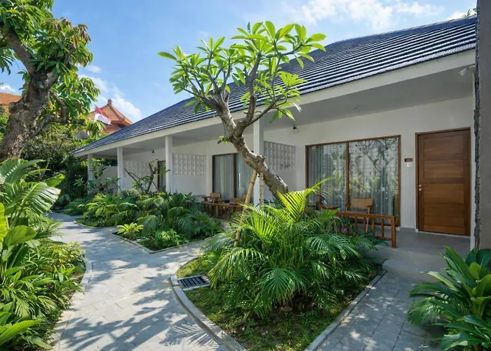 Casa Wina Kuta, Close To Beachwalk Shopping Center And I Gusti Ngurah Rai Airport Отель 4*